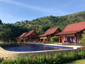 Гостиница Good Karma Bungalows  Abang